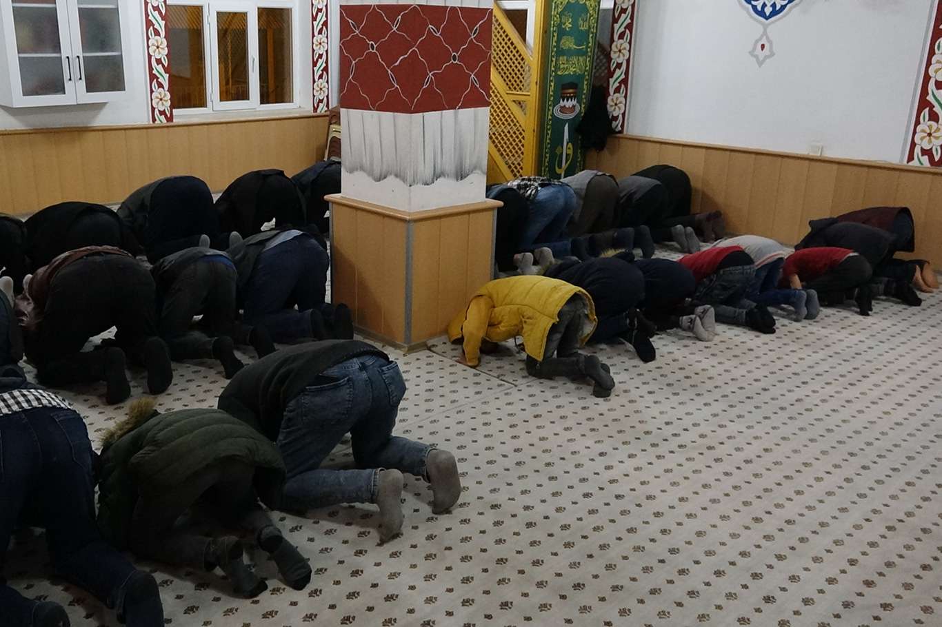 Çocuklara camiyi sevdirmek için nasıl davranmalı? Çocuklara camiyi sevdirmek için nasıl davranmalı?